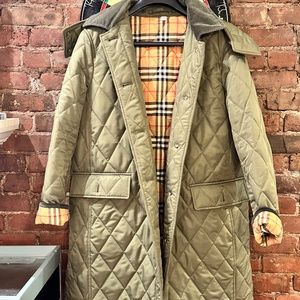 Burberry Dereham Quilted Hooded Coat